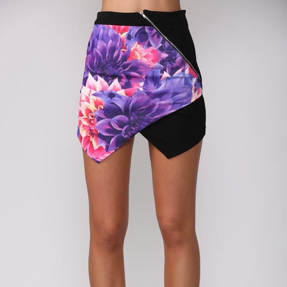 Hello Molly floral asymmetric zip mini skirt - Picture 3 of 9